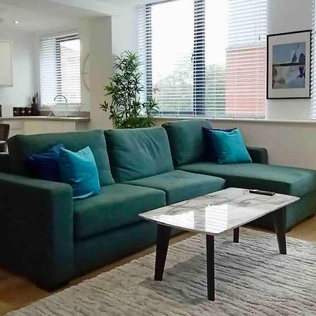 Luxury 2 Bed 2 Bath Flat Near Old Trafford Daire Manchester Dış mekan fotoğraf