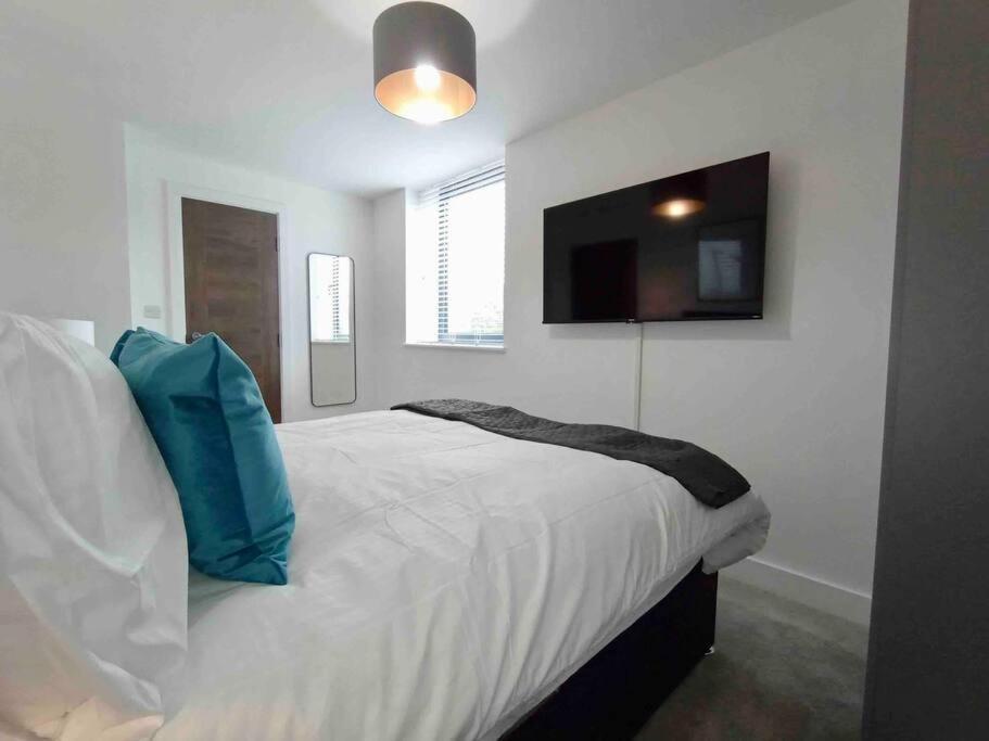 Luxury 2 Bed 2 Bath Flat Near Old Trafford Daire Manchester Dış mekan fotoğraf
