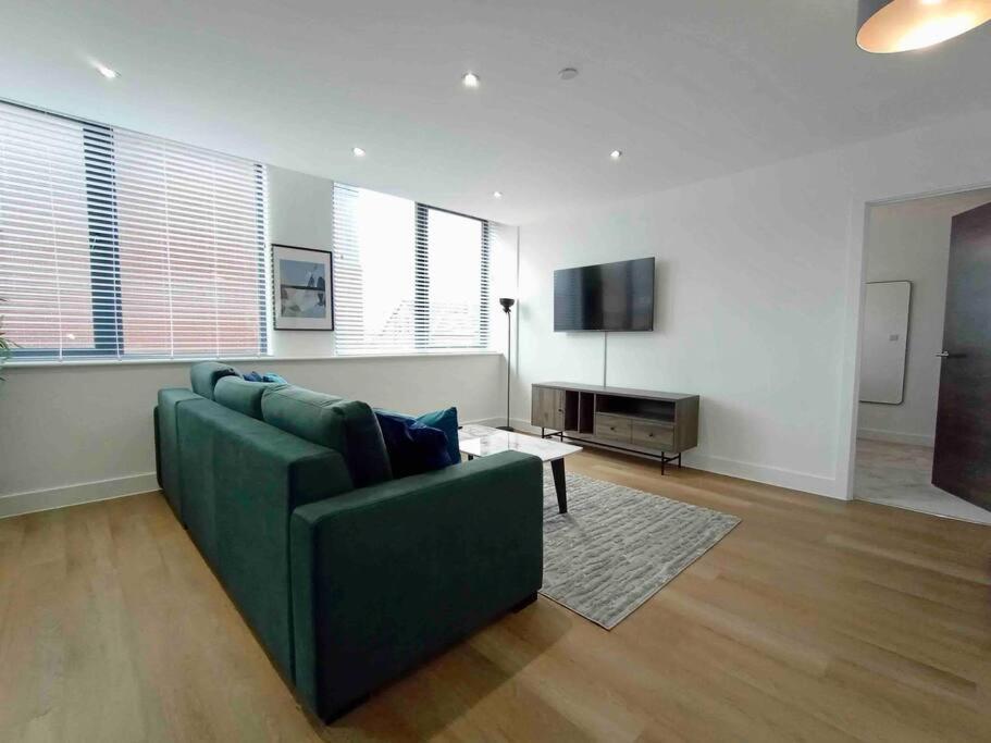 Luxury 2 Bed 2 Bath Flat Near Old Trafford Daire Manchester Dış mekan fotoğraf