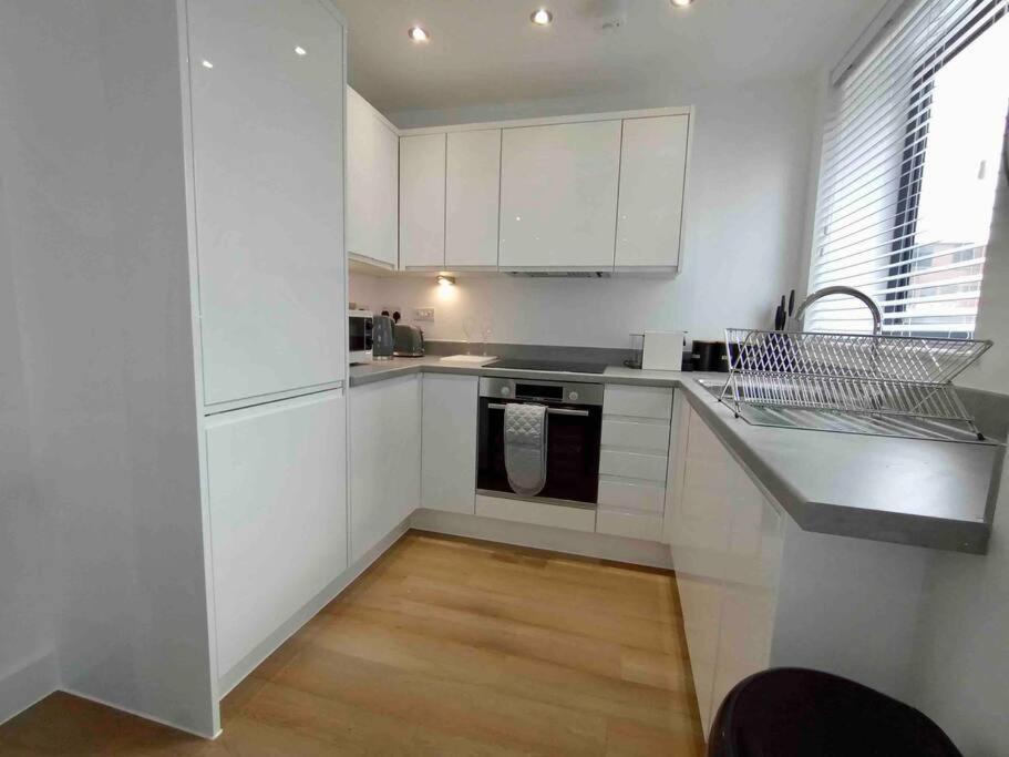 Luxury 2 Bed 2 Bath Flat Near Old Trafford Daire Manchester Dış mekan fotoğraf