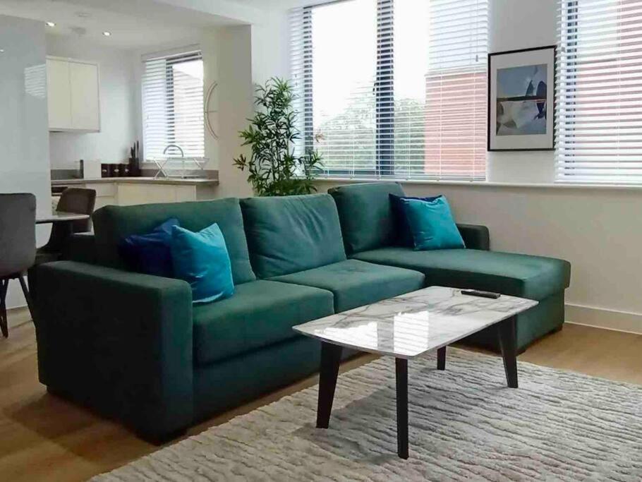 Luxury 2 Bed 2 Bath Flat Near Old Trafford Daire Manchester Dış mekan fotoğraf